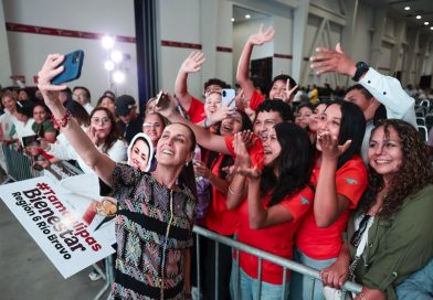 Ensalada de Grillos / Gira presidencial