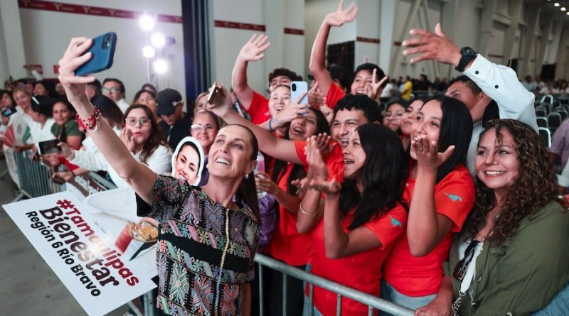 Ensalada de Grillos / Gira presidencial